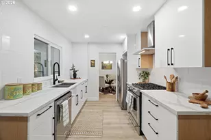 5555 SW Dover Ct, Portland, OR 97225 - Photo 11