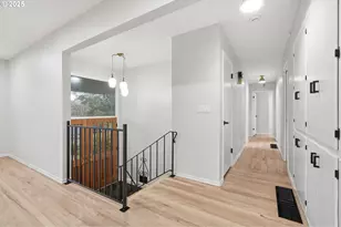 5555 SW Dover Ct, Portland, OR 97225 - Photo 7