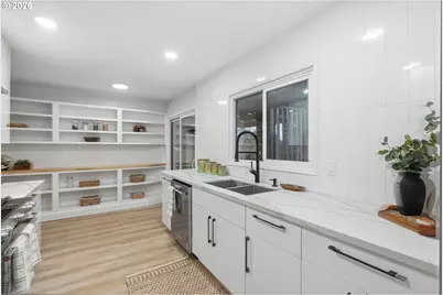 5555 SW Dover Ct, Portland, OR 97225 - Photo 15