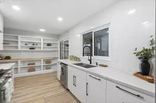 5555 SW Dover Ct, Portland, OR 97225 - Photo 15