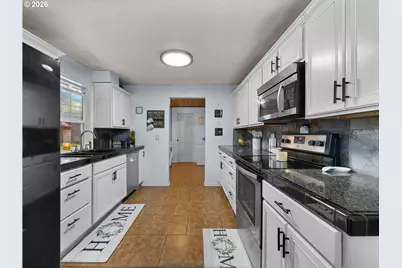 69080 E Vine Maple Dr, Rhododendron, OR 97049 - Photo 13