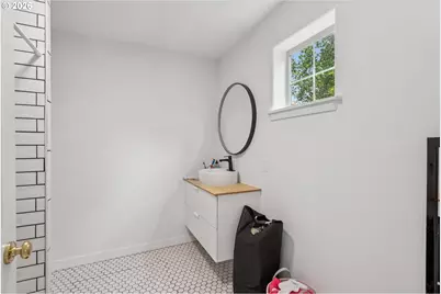 1401 SW Edgefield Meadows Ct, Troutdale, OR 97060 - Photo 11