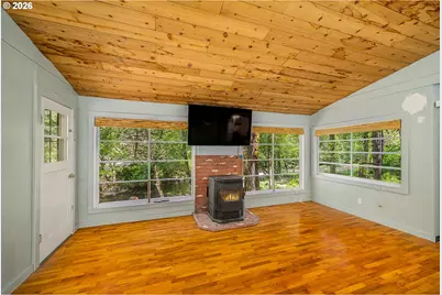 49091 Salt Creek Rd, Oakridge, OR 97463 - Photo 11