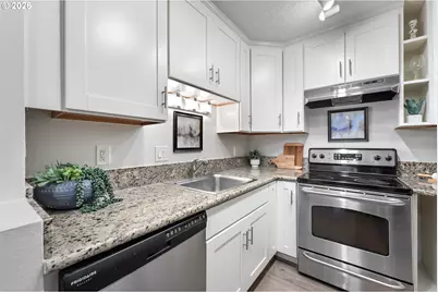 81 Oswego Summit, Lake Oswego, OR 97035 - Photo 9