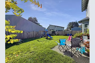731 3rd St #C / 3, Brookings, OR 97415 - Photo 7