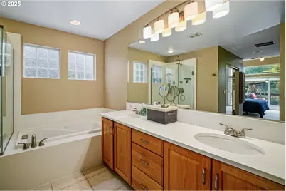 528 Creekside Dr, Salem, OR 97306 - Photo 37