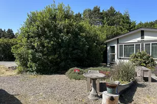 1601 Rhododendron Dr, Florence, OR 97439 - Photo 3