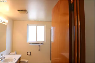 16055 SW Queen Victoria Pl, Portland, OR 97224 - Photo 15