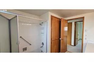 16055 SW Queen Victoria Pl, Portland, OR 97224 - Photo 9