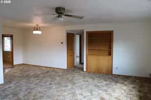 16055 SW Queen Victoria Pl, Portland, OR 97224 - Photo 9