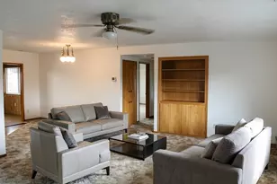 16055 SW Queen Victoria Pl, Portland, OR 97224 - Photo 3