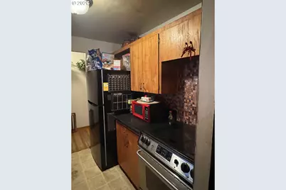 18630 SE Yamhill Cir, Portland, OR 97233 - Photo 5