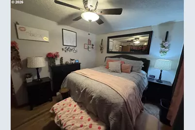 18630 SE Yamhill Cir, Portland, OR 97233 - Photo 13