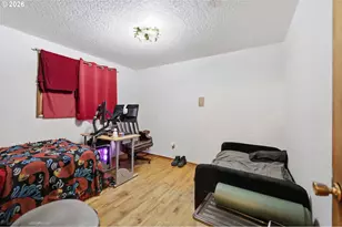 18630 SE Yamhill Cir, Portland, OR 97233 - Photo 13