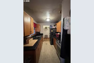 18630 SE Yamhill Cir, Portland, OR 97233 - Photo 3