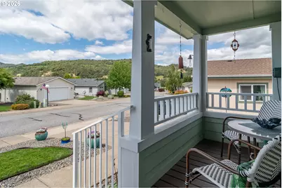 345 Littlebrook Ln, Roseburg, OR 97471 - Photo 3