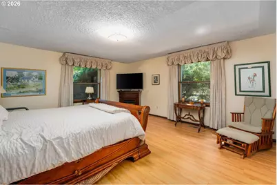 18345 SE Cheldelin Rd, Gresham, OR 97080 - Photo 17