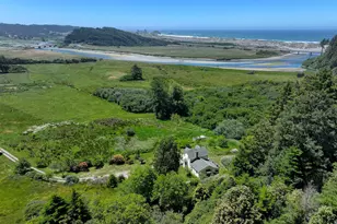 94665 N Bank Pistol River Rd, Gold Beach, OR 97444 - Photo 9