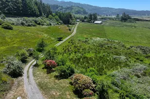 94665 N Bank Pistol River Rd, Gold Beach, OR 97444 - Photo 11