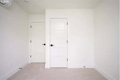 1126 NE 84th Ave, Portland, OR 97220 - Photo 35