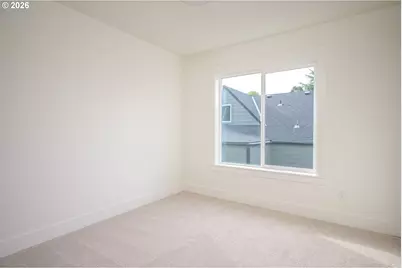 1126 NE 84th Ave, Portland, OR 97220 - Photo 33