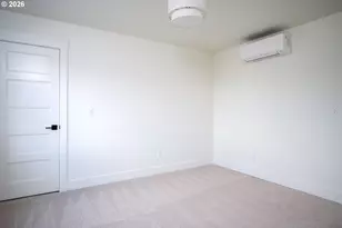 1126 NE 84th Ave, Portland, OR 97220 - Photo 25