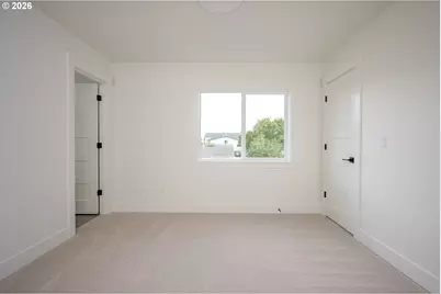 1126 NE 84th Ave, Portland, OR 97220 - Photo 23