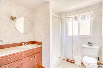 4702 SE 51st St, Lincoln City, OR 97367 - Photo 33