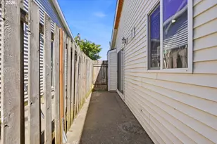 879 SW Junction Pl, Gresham, OR 97080 - Photo 23
