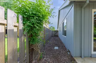 205 E Myrtlewood Ct, Newberg, OR 97132 - Photo 33