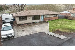 11 NE Nelson Dr, Pendleton, OR 97801 - Photo 3