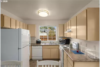 101 Cornell Ave, Gladstone, OR 97027 - Photo 13