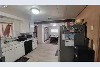 724 NE Laurance St, Myrtle Creek, OR 97457 - Photo 25