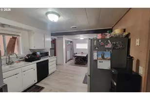 724 NE Laurance St, Myrtle Creek, OR 97457 - Photo 25