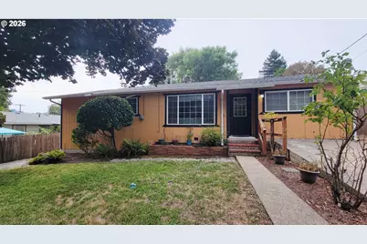 724 NE Laurance St, Myrtle Creek, OR 97457 - Photo 1