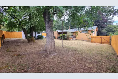 724 NE Laurance St, Myrtle Creek, OR 97457 - Photo 27