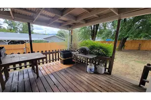 724 NE Laurance St, Myrtle Creek, OR 97457 - Photo 31