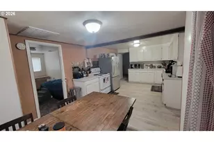 724 NE Laurance St, Myrtle Creek, OR 97457 - Photo 23