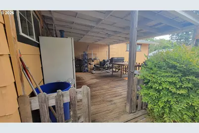724 NE Laurance St, Myrtle Creek, OR 97457 - Photo 29