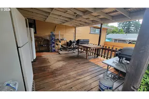 724 NE Laurance St, Myrtle Creek, OR 97457 - Photo 29