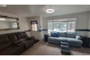 724 NE Laurance St, Myrtle Creek, OR 97457 - Photo 3