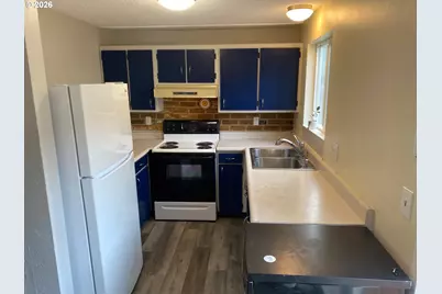 1935 W 17th Ave #B, Eugene, OR 97402 - Photo 3