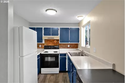 1935 W 17th Ave #B, Eugene, OR 97402 - Photo 9