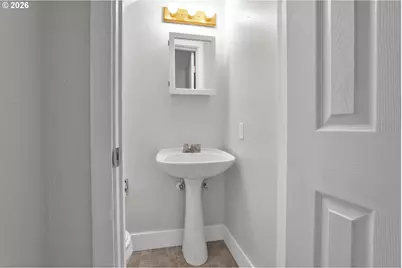 1935 W 17th Ave #B, Eugene, OR 97402 - Photo 11