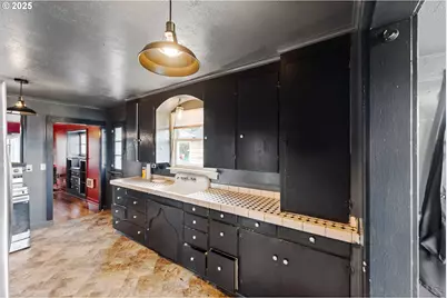 1066 S 8th St, Coos Bay, OR 97420 - Photo 19