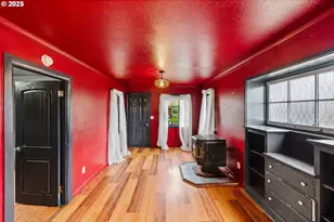 1066 S 8th St, Coos Bay, OR 97420 - Photo 13