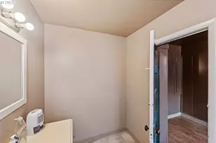 1066 S 8th St, Coos Bay, OR 97420 - Photo 27