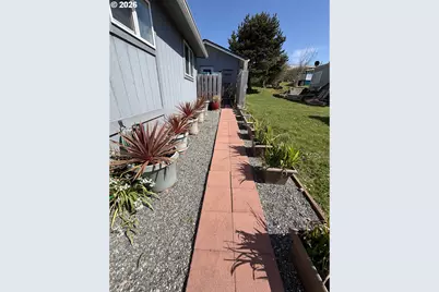 94120 Strahan St #58, Gold Beach, OR 97444 - Photo 5