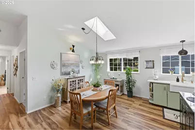 1345 Sanford St, Coos Bay, OR 97420 - Photo 13