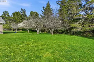 1345 Sanford St, Coos Bay, OR 97420 - Photo 37